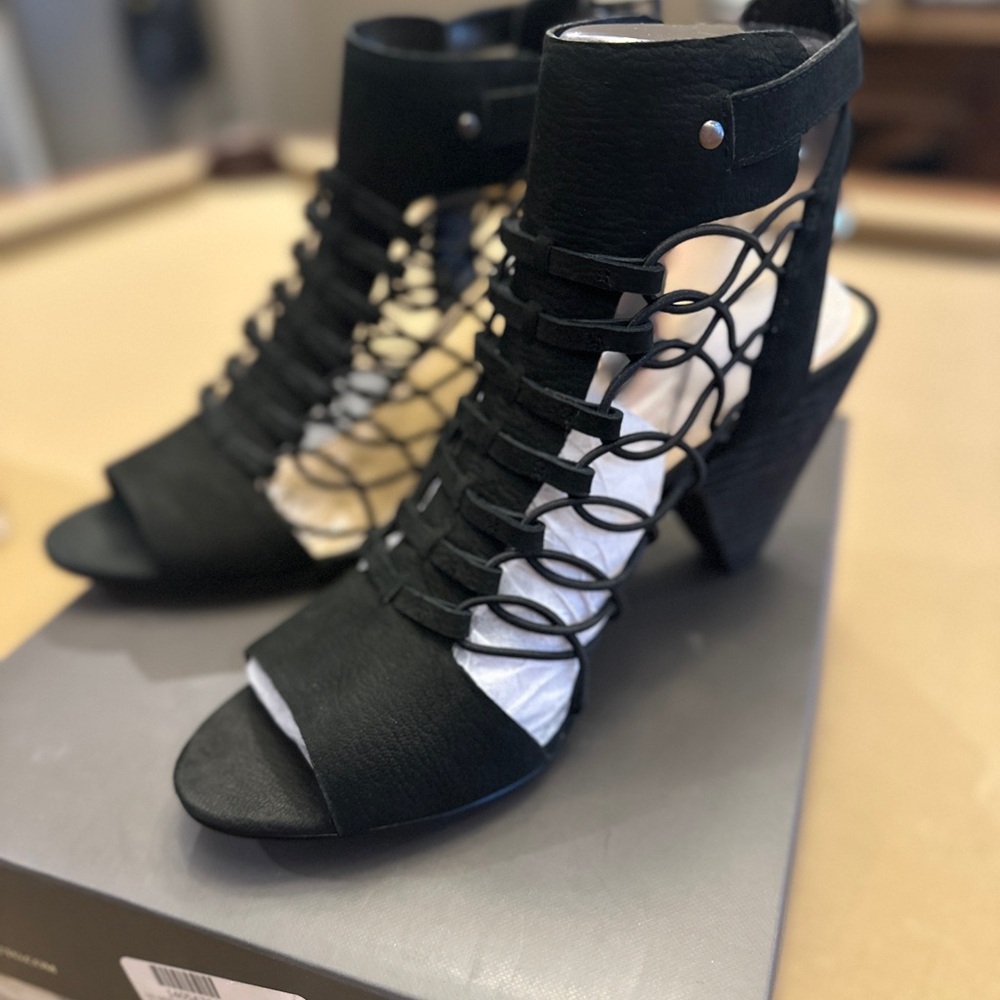 Vince Camuto Black Evel Caged Gladiator Sandal NIB